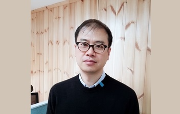 Min Song, Lee